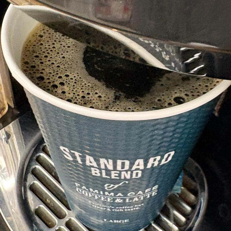 ブレンドコーヒー・L(ファミリーマート 横浜駅西口店)