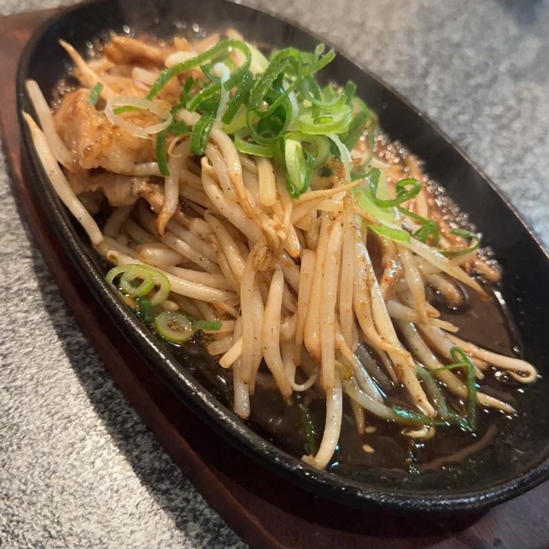 ホルモンもやし炒め(楽楽 樫切山店)