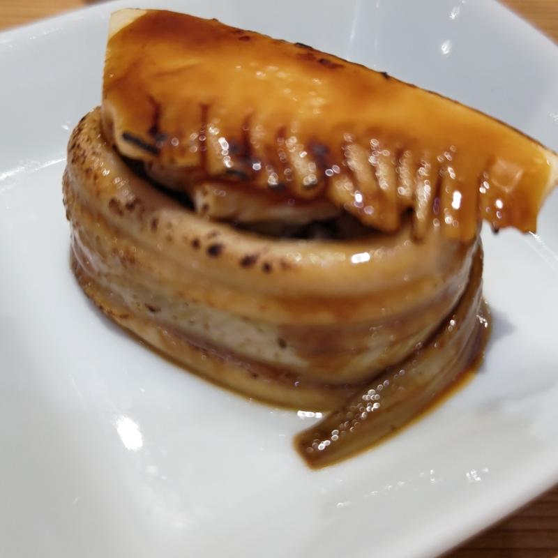 炙り竹の子とクリームチーズの穴子巻き(鮨・酒・肴 杉玉 大船)