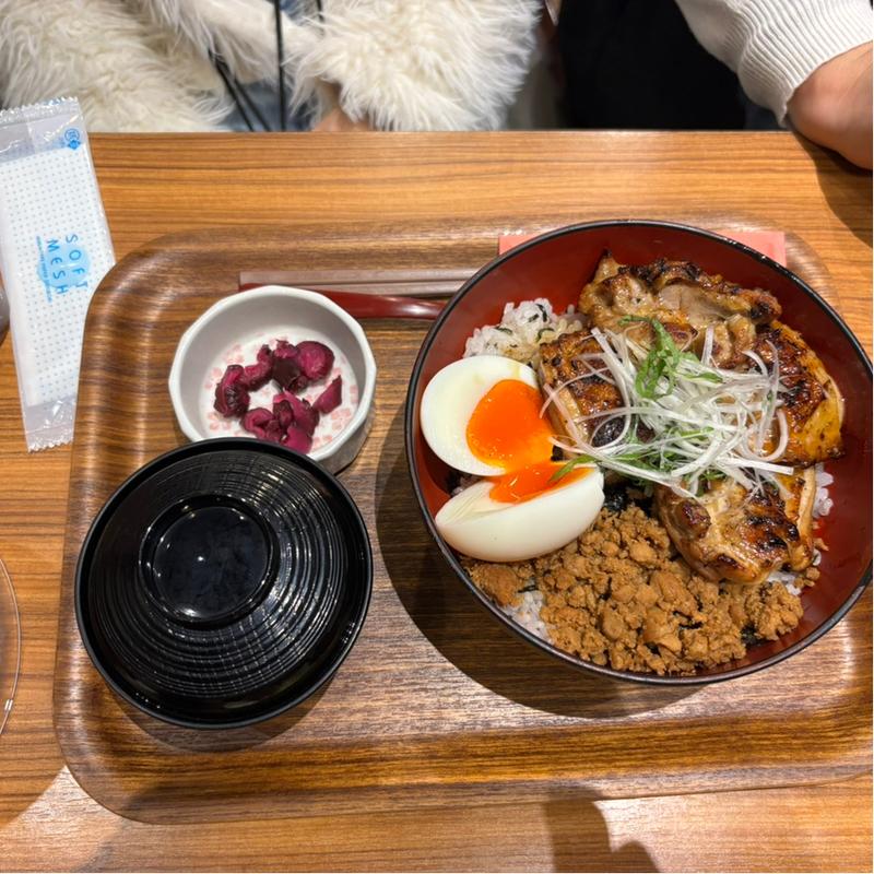 名物炙り焼き親子丼味噌汁セット(おんどり亭 MARK IS静岡店 )