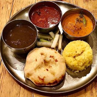 三色カレー