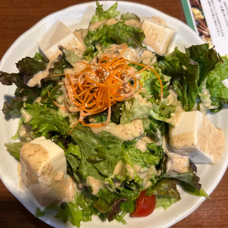 豆腐サラダ普通盛り(炭火居酒屋 炎 すすきの アーバンビル店)