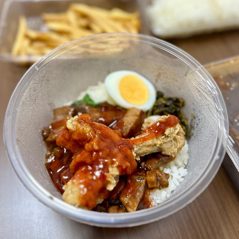  魯肉飯（骨付きチキン） 韩国鸡肉酱（辣口） 250g米坂(台湾ル―ロー飯 錦糸町店)