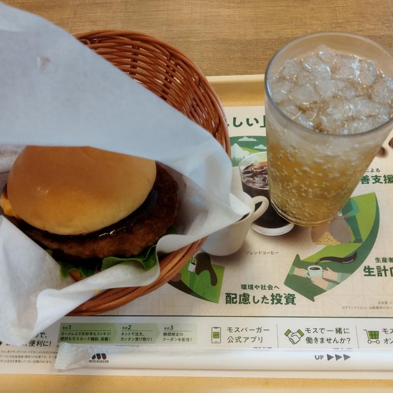 新とびきりチーズ〜北海道チーズ〜、ジンジャーエール(モスバーガー京成立石店)