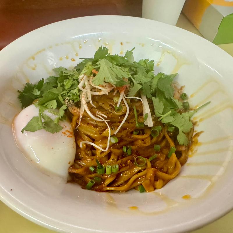 黒カラシビまぜそば＋パクチートッピング(龍門瀑 )