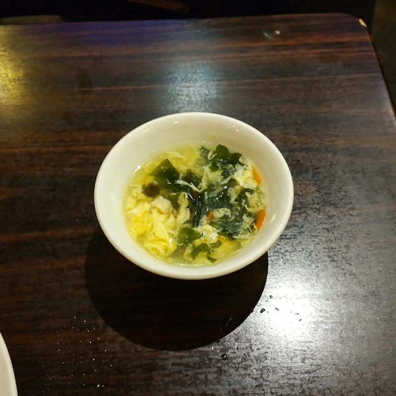 チャーハンスープ(餃子の安亭 新宿思い出横丁店)