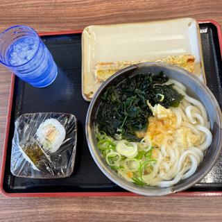 かけうどん、サラダ巻き、ちくわ天(こがね製麺所 岡山玉野店)
