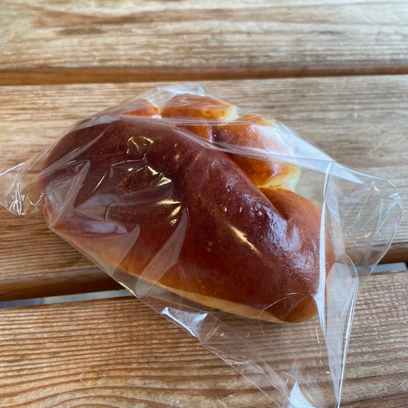 ふんわりとろけるクリームパン(トーホーベーカリー)