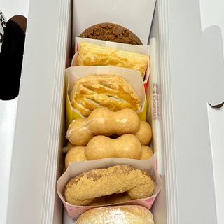 台湾胡椒餅風パイ、エビグラタンパイ、エンゼルクリーム、オールドファッション、桜もちっと 黒須きなこ(ミスタードーナツ イトーヨーカドー曳舟ショップ)