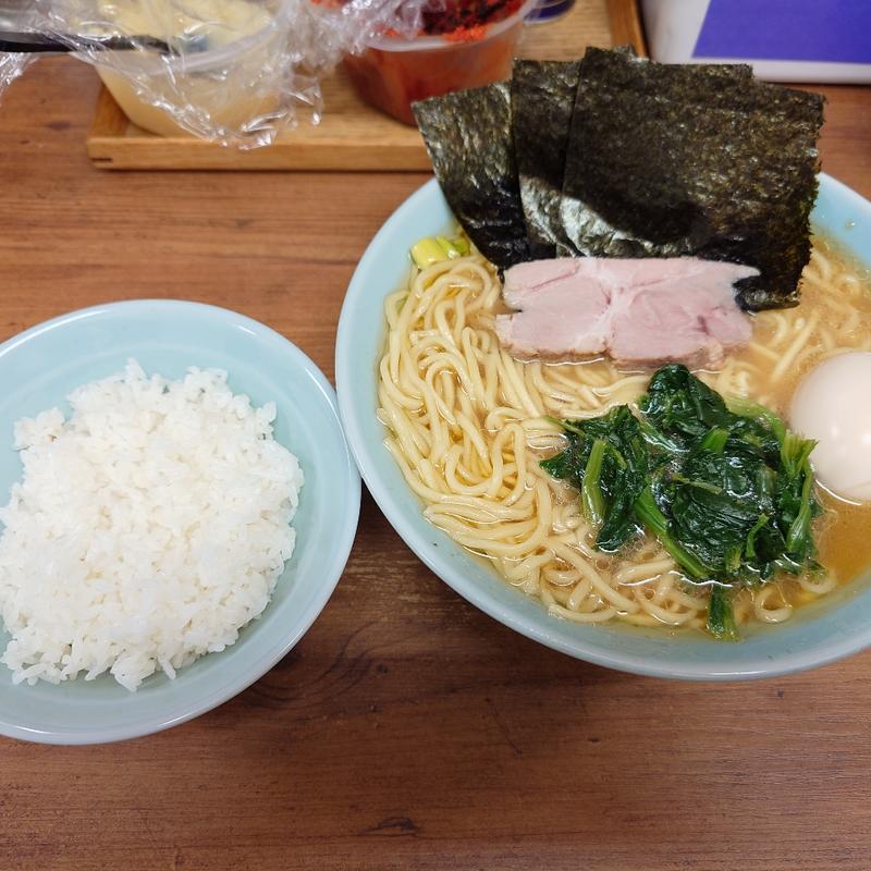 味玉ラーメン大盛り(横浜家系ラーメン二代目英吉家)