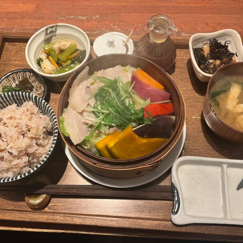 せいろ蒸しのお昼ごはん（茶美豚バラ肉）(カムカム)