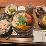 せいろ蒸しのお昼ごはん（茶美豚バラ肉）