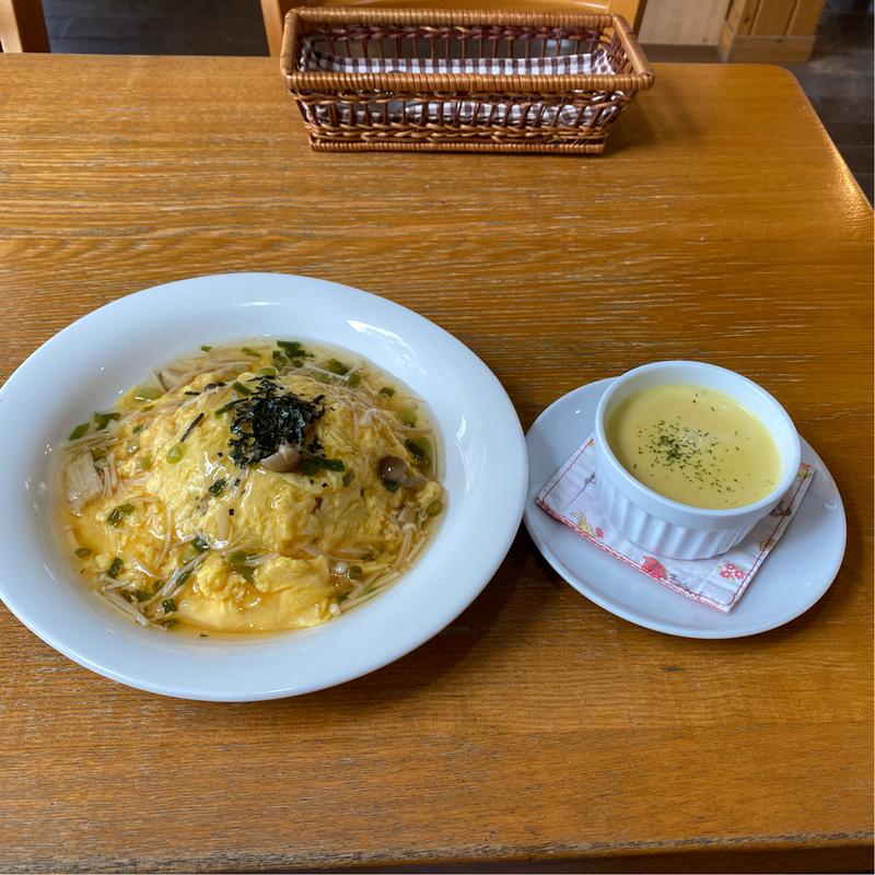 和風あんかけきのこオムライス M (サラダorスープ、ドリンク付)(みるくカフェ )