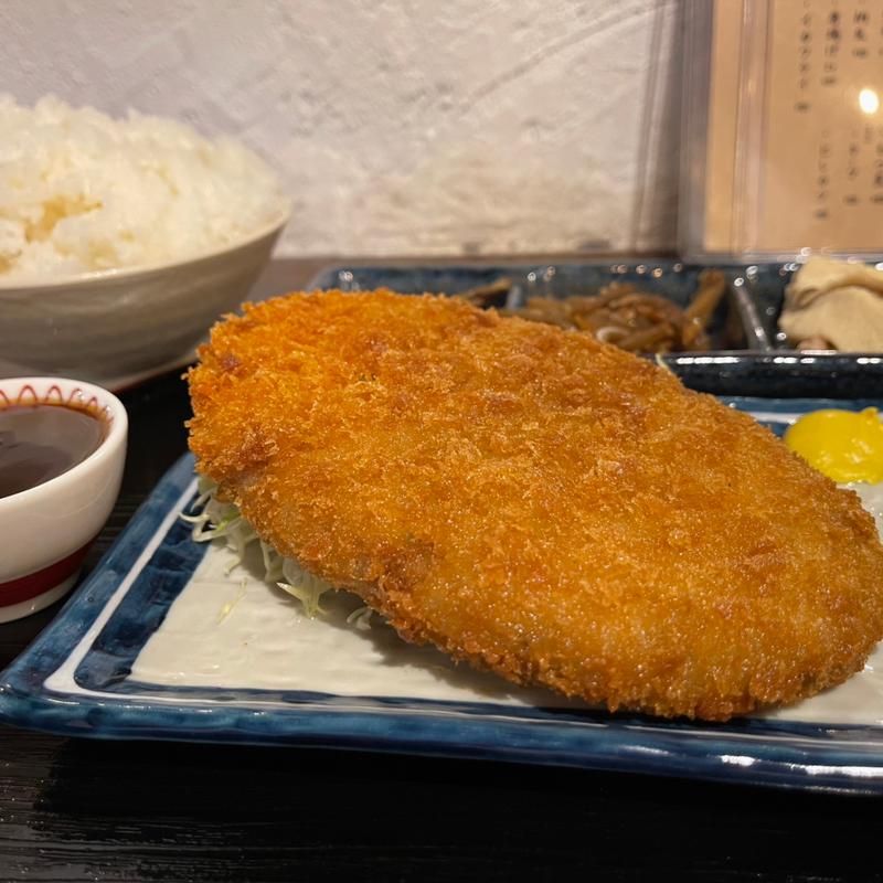 メンチカツ定食　大盛り(桃園食堂 本丸)