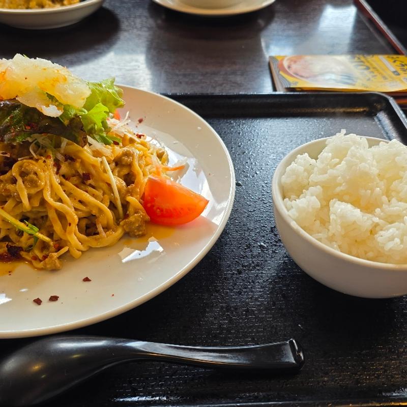 汁なし担々麺(麺飯家龍門 （リュウモン）)