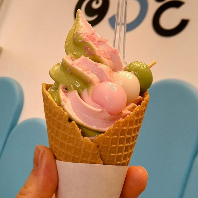 いちご抹茶ワッフルソフト(東毛酪農６３℃)