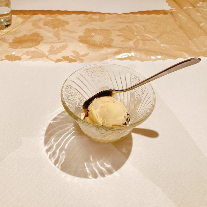 ラムレーズンのアイスクリーム(スメターナ)