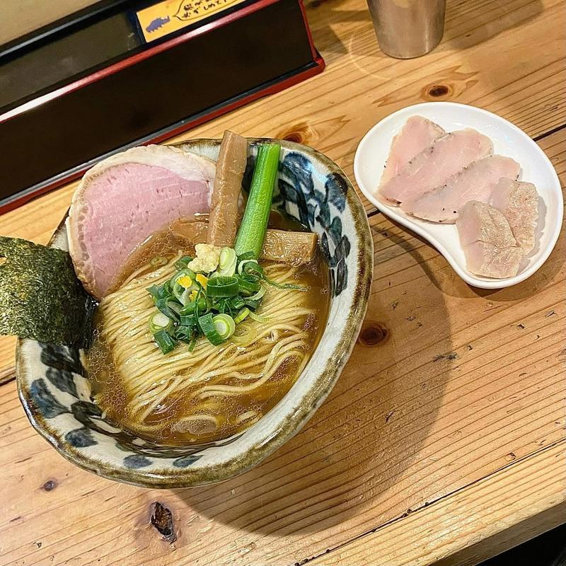 生姜二犀 伊勢赤どりの鶏チャーシュー(極麺 青二犀 （ゴクメン アオニサイ）)