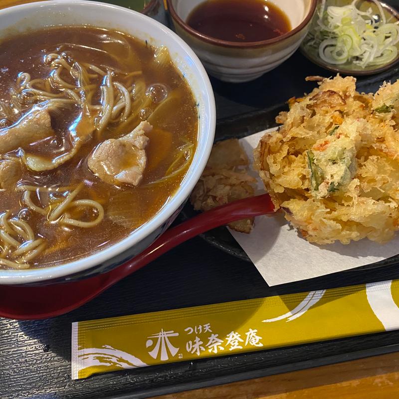 カレー南蛮そばに野菜かき揚げ天(味奈登庵 本町店)