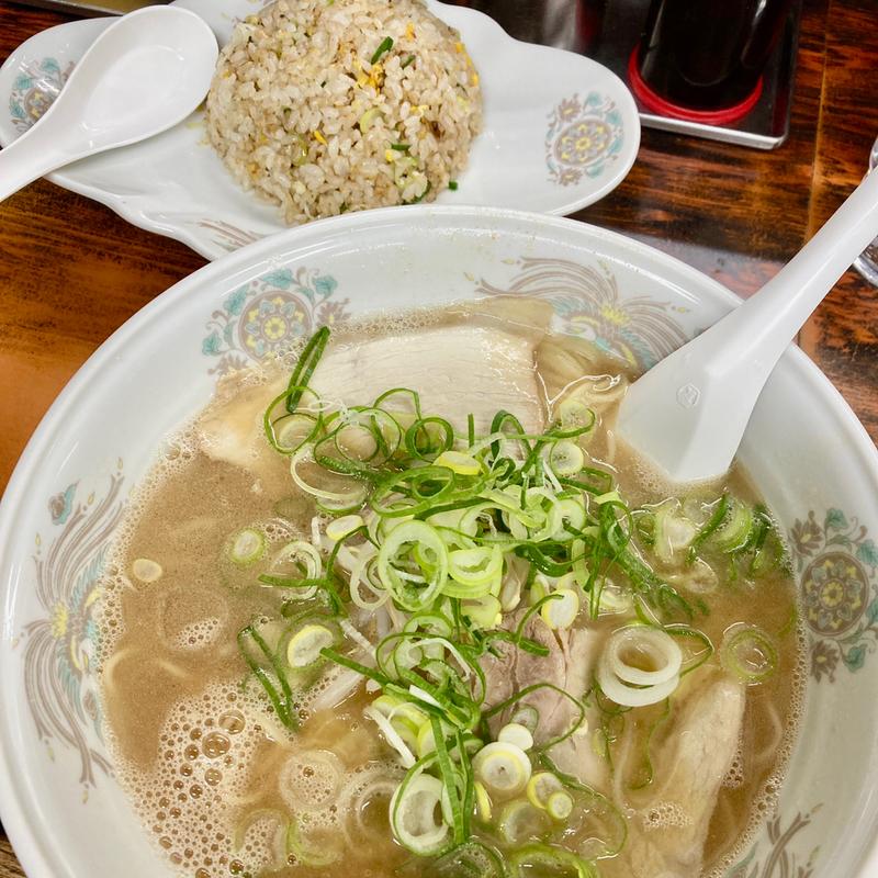 ラーメン大＋焼めし(大黒ラーメン 伏見本店)