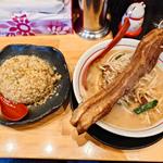 台湾ラーメンチャーハンセット、大肉叉焼トッピング(台湾ラーメン 江楽 名駅店)