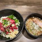 中落ち丼と半ラーメン