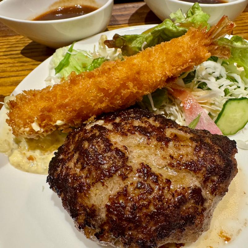 ハンバーグエビフライ(ハンバーグ専門店Hassaku)