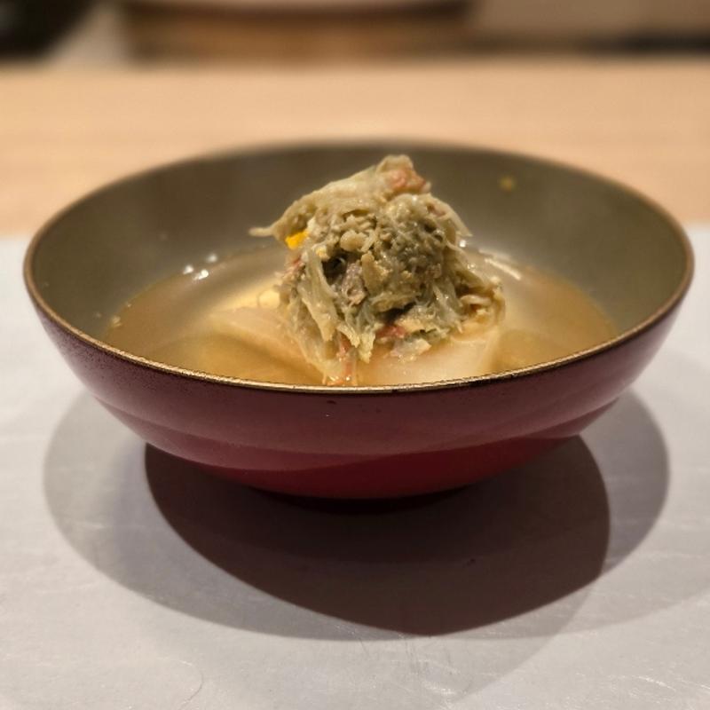 聖護院大根とカニのお椀(炭の音 あすと)