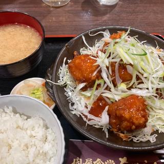 若鶏竜田揚げ定食（5個）チリソース(肉屋食堂　たけうち)