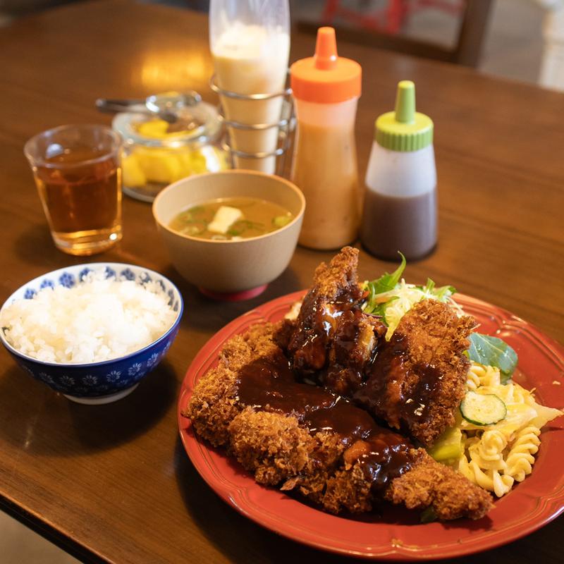 チキンカツ(洋食のオーニシ)