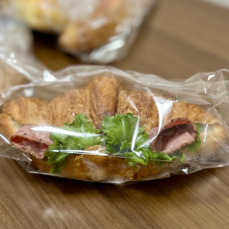 パストラミビーフのクロワッサン(サンジェルマン 曳舟店)