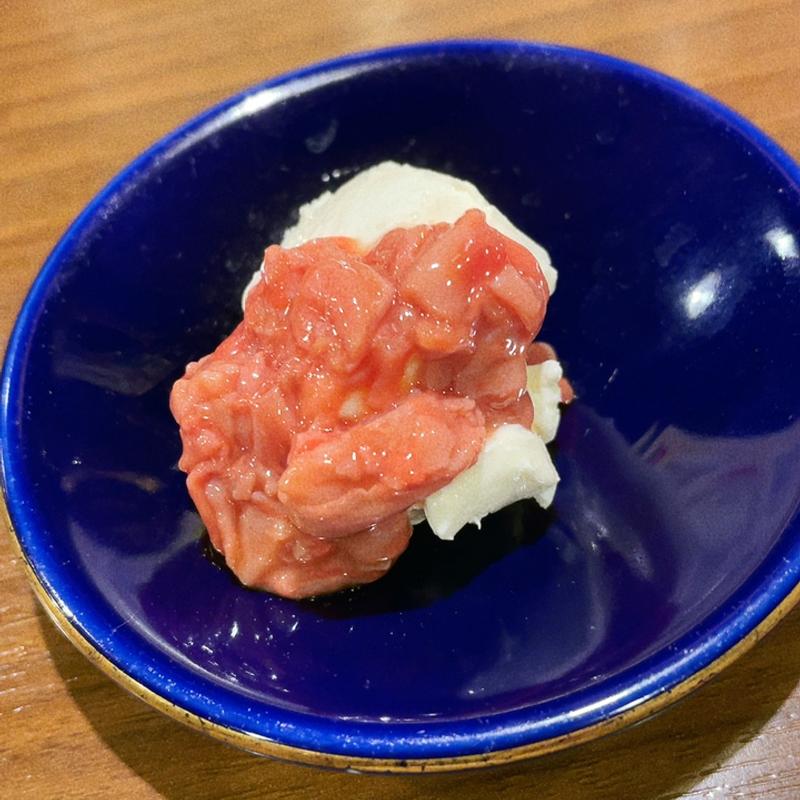 酒盗クリームチーズ(もつ処 やまり)