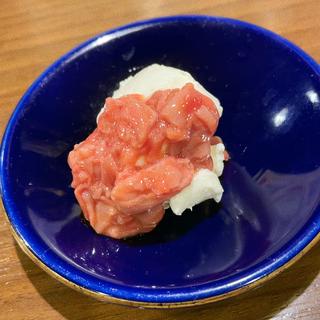 酒盗クリームチーズ(もつ処 やまり)