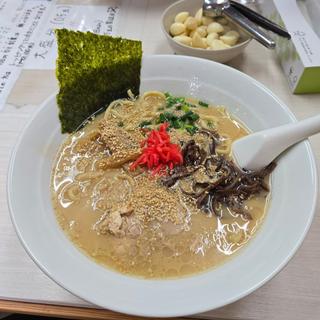 とんこつラーメン ダブル太麺(こしょうや)
