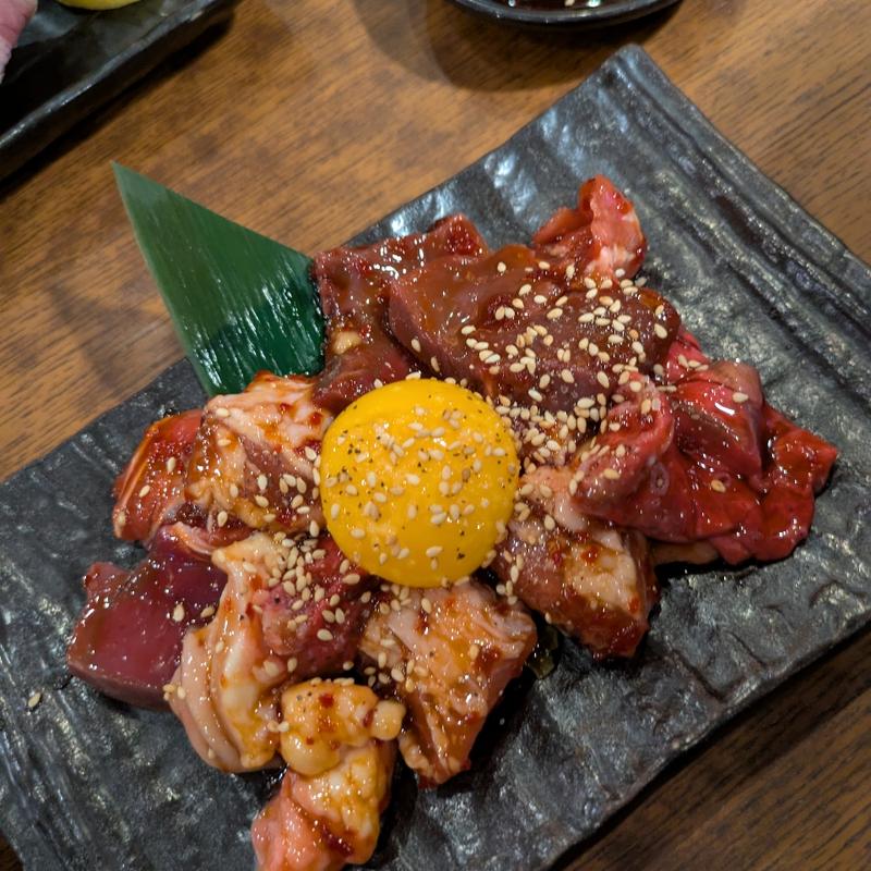 赤玉Wホルモン盛り(池袋酒場 情熱ホルモン)