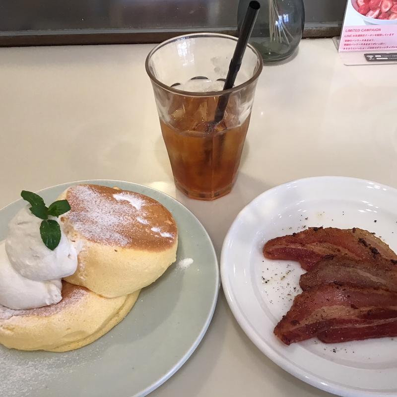 奇跡のパンケーキプレーンハーフ　ベーコントッピング(FLIPPER'S 自由が丘店)