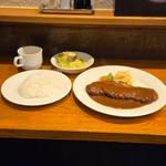 b.ビフカツレツ