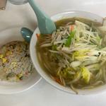 ニンニクタンメン炒飯セット