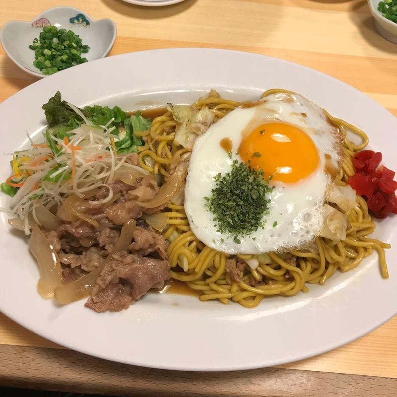 牛バラやきそば(食い道楽 本店 )