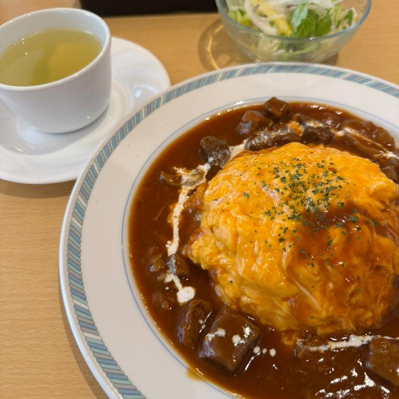 ビーフシチューソースの半熟オムライスセット(十一屋レストラン kitöne)
