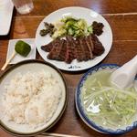 牛たん定食(牛たん炭焼 利久 東口分店)
