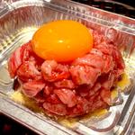 炙りユッケ(焼肉味楽亭)