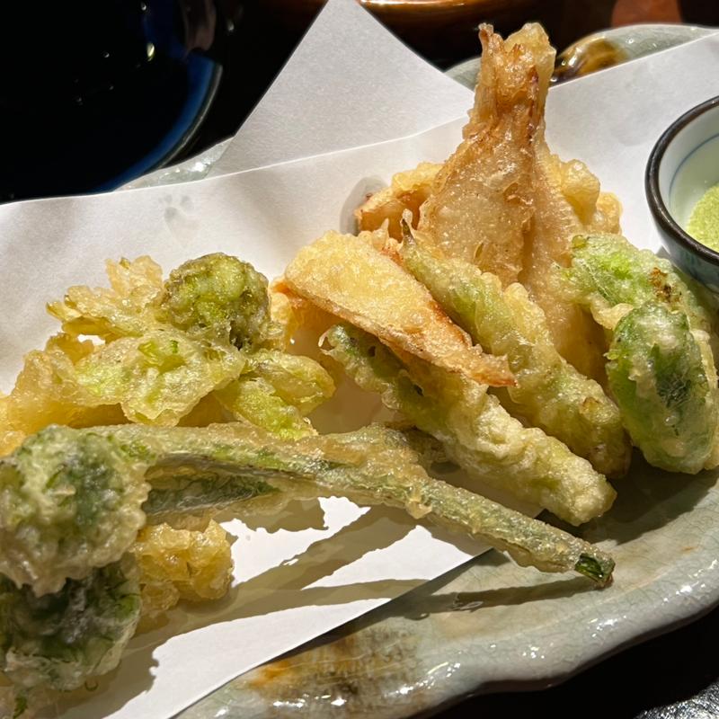 春野菜の天ぷら(活魚居酒屋 マルフク)