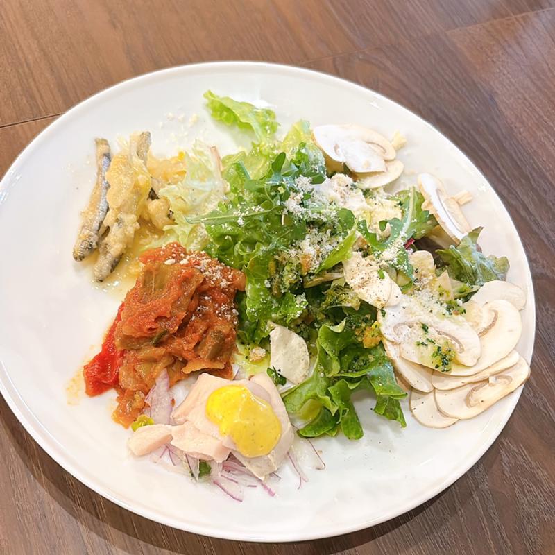 ランチコースA  産地直送フレッシュマッシュルームのサラダと 色々前菜盛り合わせ  (御所DeLino)