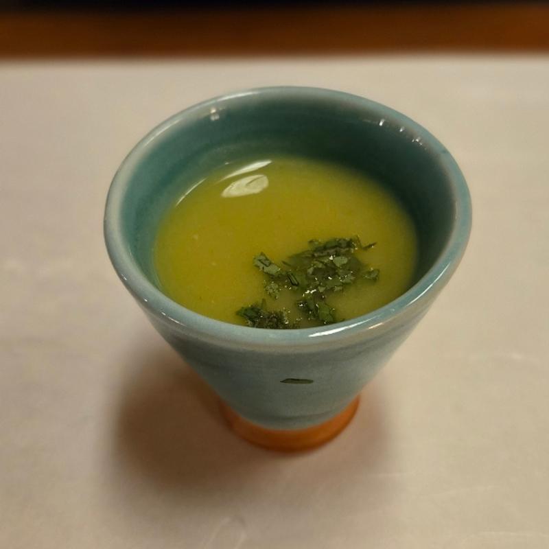 アスパラガスと玉ねぎのすり流し(北新地しゃぶしゃぶ きらく)