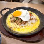 鉄板チーズガパオ