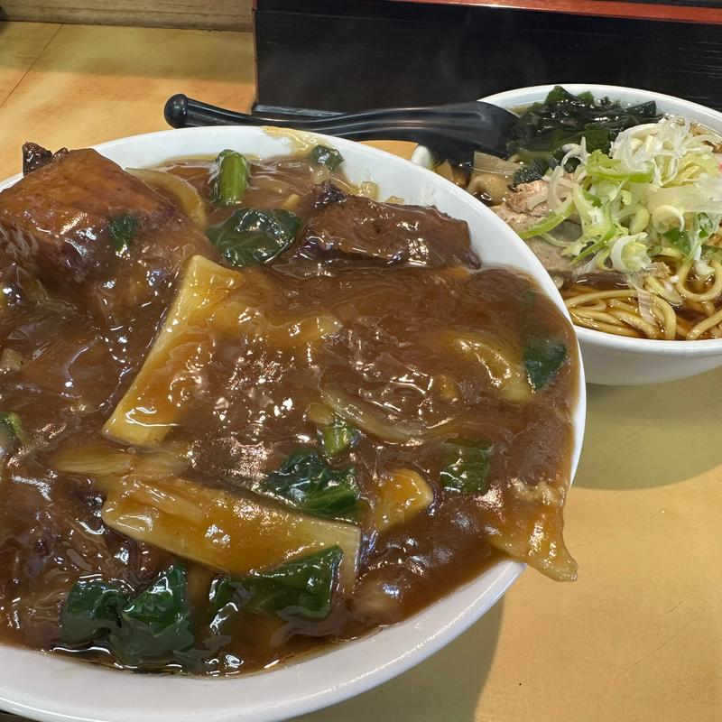 豚バラ丼小ラーメンセット(大進亭)