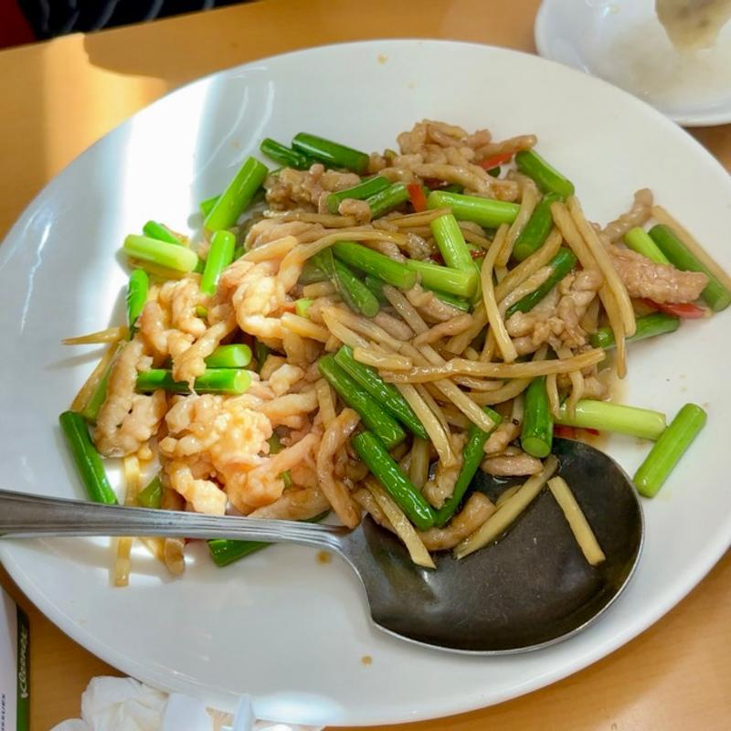 豚肉とニンニクの芽炒め(全家福)