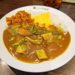チキンと春の彩りカレー＋スクランブルエッグ(CoCo壱番屋 JR石川町駅南口店)