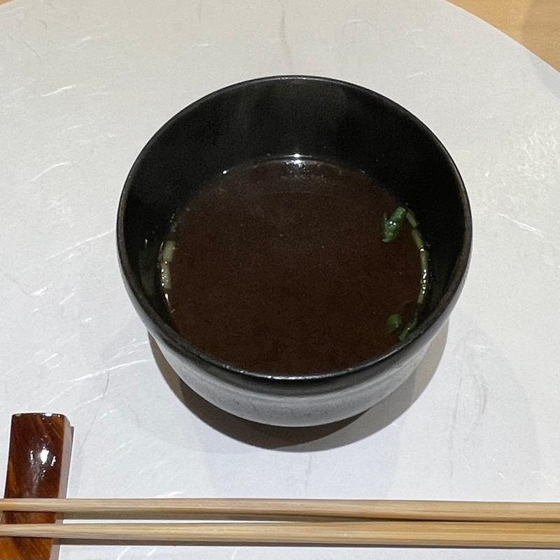 赤出汁(すし処 つま美)